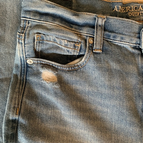 AE distressed mom jean - Picture 3 of 11